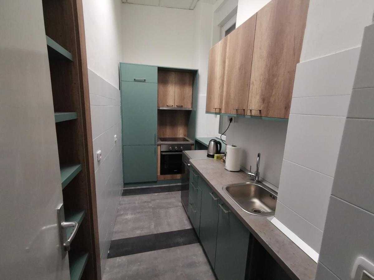 Apartment K43 *